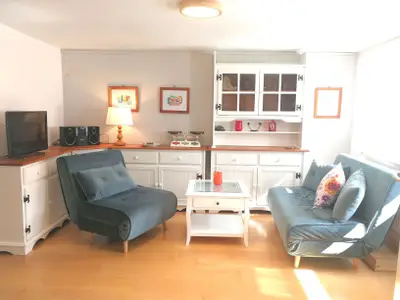 Photo, INSIDE, OUTSIDE