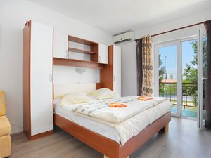Ferienwohnung für 3 Personen (18 m²) in Tucepi