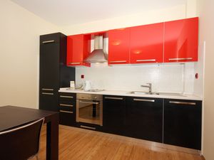 18510834-Ferienwohnung-6-Tucepi-300x225-3