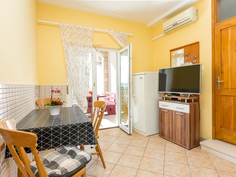 23956431-Ferienwohnung-4-Tucepi-800x600-2