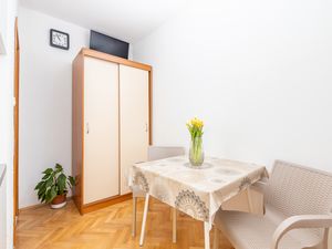 23993662-Ferienwohnung-2-Tucepi-300x225-1