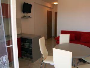 23928941-Ferienwohnung-5-Tucepi-300x225-2