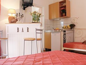 19360108-Ferienwohnung-2-Tucepi-300x225-1