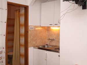 19360106-Ferienwohnung-2-Tucepi-300x225-2