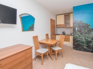 24058772-Ferienwohnung-3-Tucepi-300x225-1