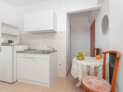 Ferienwohnung für 2 Personen (22 m²) in Tučepi 6/10