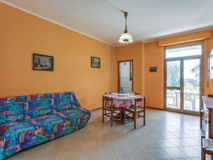 22243449-Ferienwohnung-6-Tuoro Sul Trasimeno-300x225-3