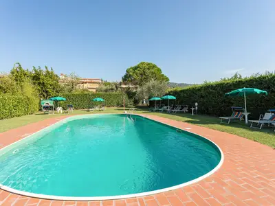 PoolOfHouse
