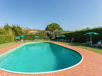 PoolOfHouse