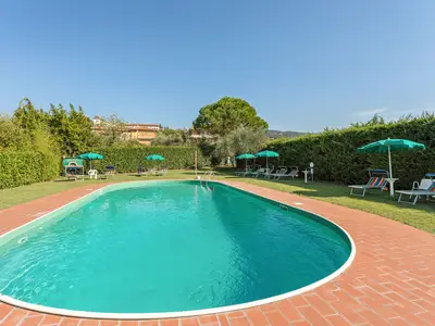 PoolOfHouse