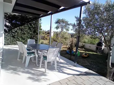 Ferienwohnung für 5 Personen (75 m²) in Turanj 1/10