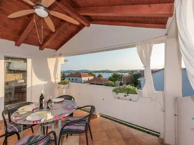 Ferienwohnung für 3 Personen (40 m²) in Turanj 1/10