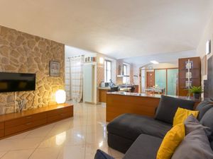 23019447-Ferienwohnung-6-Turin-300x225-3