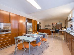 23019447-Ferienwohnung-6-Turin-300x225-4