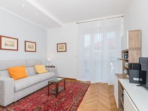 23299824-Ferienwohnung-4-Turin-300x225-1