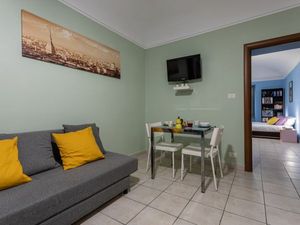 23543475-Ferienwohnung-4-Turin-300x225-1