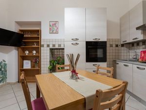 23648049-Ferienwohnung-3-Turin-300x225-5