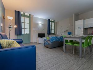 23494068-Ferienwohnung-4-Turin-300x225-1