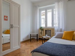 24038077-Ferienwohnung-5-Turin-300x225-3