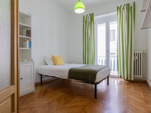 24038077-Ferienwohnung-5-Turin-300x225-5