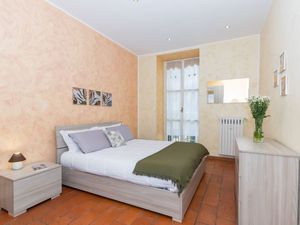 23144527-Ferienwohnung-4-Turin-300x225-1