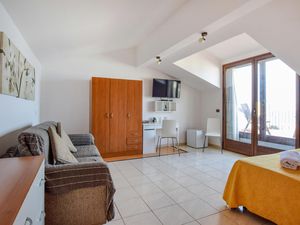 24002407-Ferienwohnung-6-Tusa-300x225-1