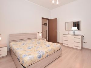 24002521-Ferienwohnung-4-Tuscania-300x225-4