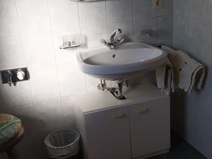 23336338-Ferienwohnung-5-Tux-300x225-4