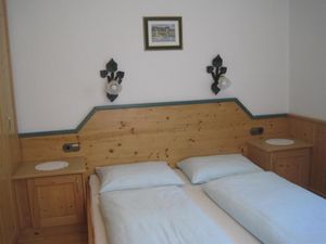 23336830-Ferienwohnung-4-Tux-300x225-3