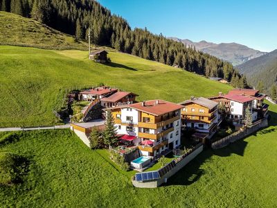 Fernerblick Apartments Hintertux Ansicht Sommer