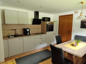 23432119-Ferienwohnung-4-Tux-300x225-5