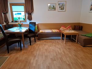 23846295-Ferienwohnung-8-Tux-300x225-4