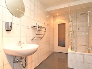 19340596-Ferienwohnung-8-Twistetal-Oberwaroldern-300x225-4