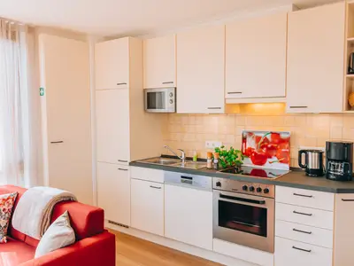 Küchenzeile der Wohnung Kirsche