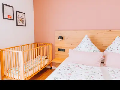 elternschlafzimmerderwohnunghimbeere500031