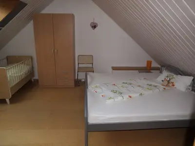 Schlafzimmer oben links