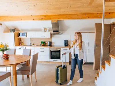 Wohn- und Essbereich der Wohnung Quitte