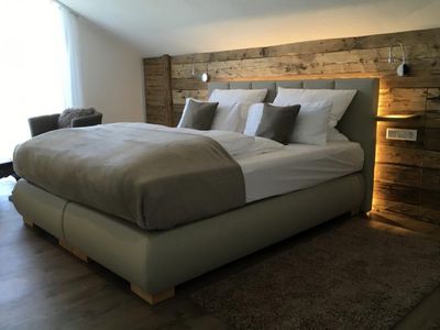 Schlafzimmer 1  b. Wellnessbad