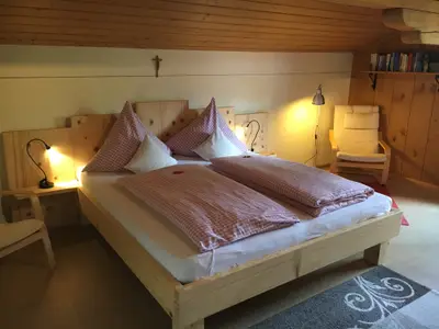 Schlafzimmer 1