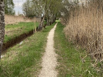 Wanderweg zum Chiemsee