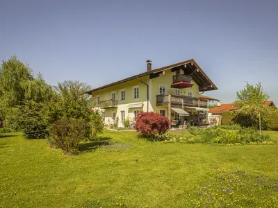 Top FeWo mit 180 Grad Bergblick und Garten