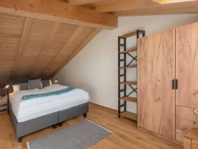 Schlafzimmer 1