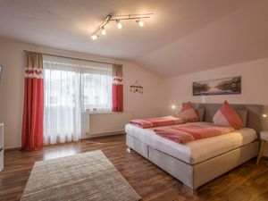 24034898-Ferienwohnung-5-Uderns-300x225-2