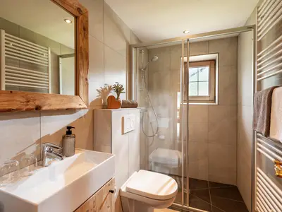 Gaestehaus_Moser_Kirchweg_14_Uderns_Badezimmer