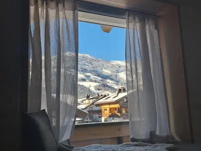 Modern Alp Apart - Sitzfenster mit Aussicht