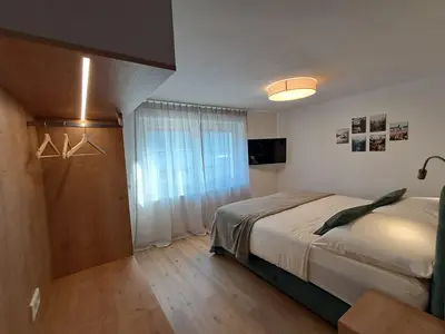 Modern Alp Apart - Schlafzimmer II.