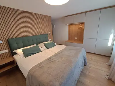 Modern Alp Apart - Schlafzimmer II.