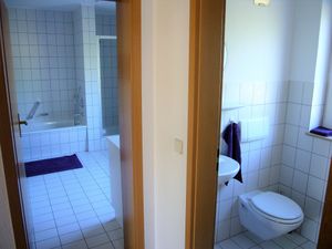 23883935-Ferienwohnung-4-Überlingen-300x225-4