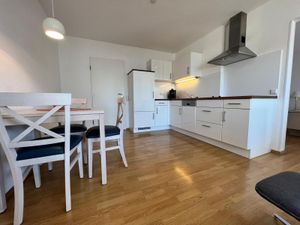 23982086-Ferienwohnung-3-Überlingen-300x225-1