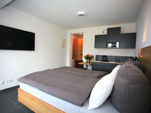 24035608-Ferienwohnung-2-Überlingen-300x225-2